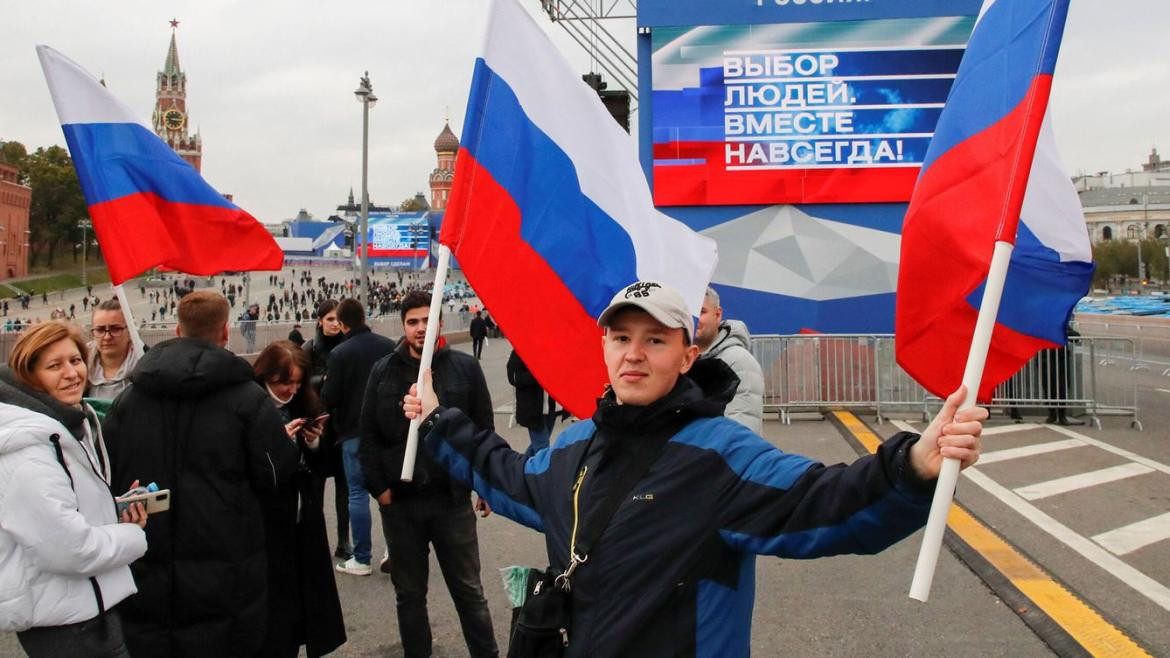 Rusia amenazó con deportar a residentes de regiones anexionadas si no adoptan ciudadanía