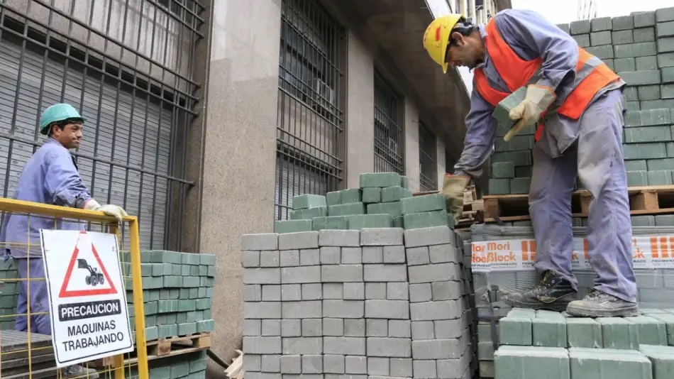 Los salarios volvieron a perder contra la inflación en febrero