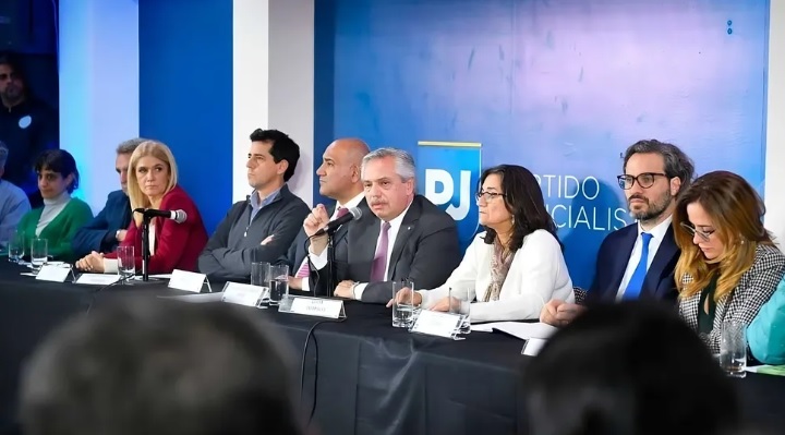 El PJ se reúne tras la definición de Fernández sobre su candidatura