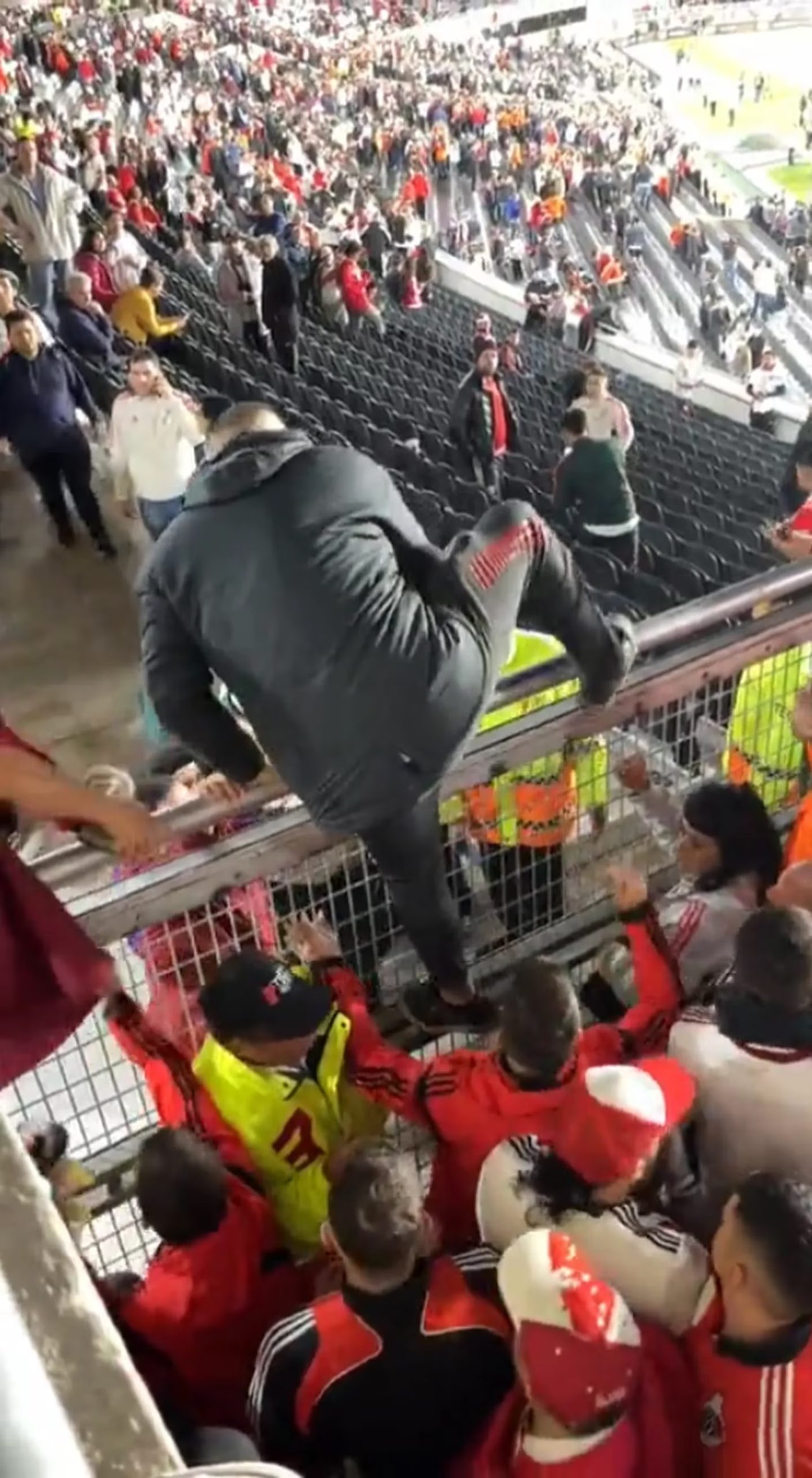Investigan irregularidades en el Monumental y River podría recibir sanciones a dos semanas del Superclásico