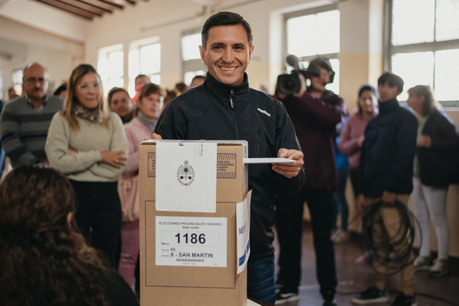 Cristian Andino tras emitir su voto: «Estamos viviendo una jornada democrática en la que se renueva la esperanza»