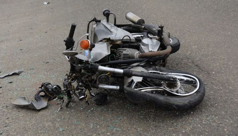 Motorista grave tras impactar contra un pilar