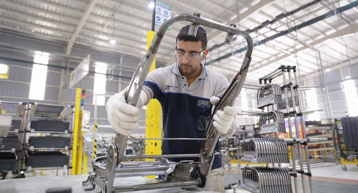 Creció la actividad económica y bajó el desempleo en Argentina en el primer trimestre de 2023