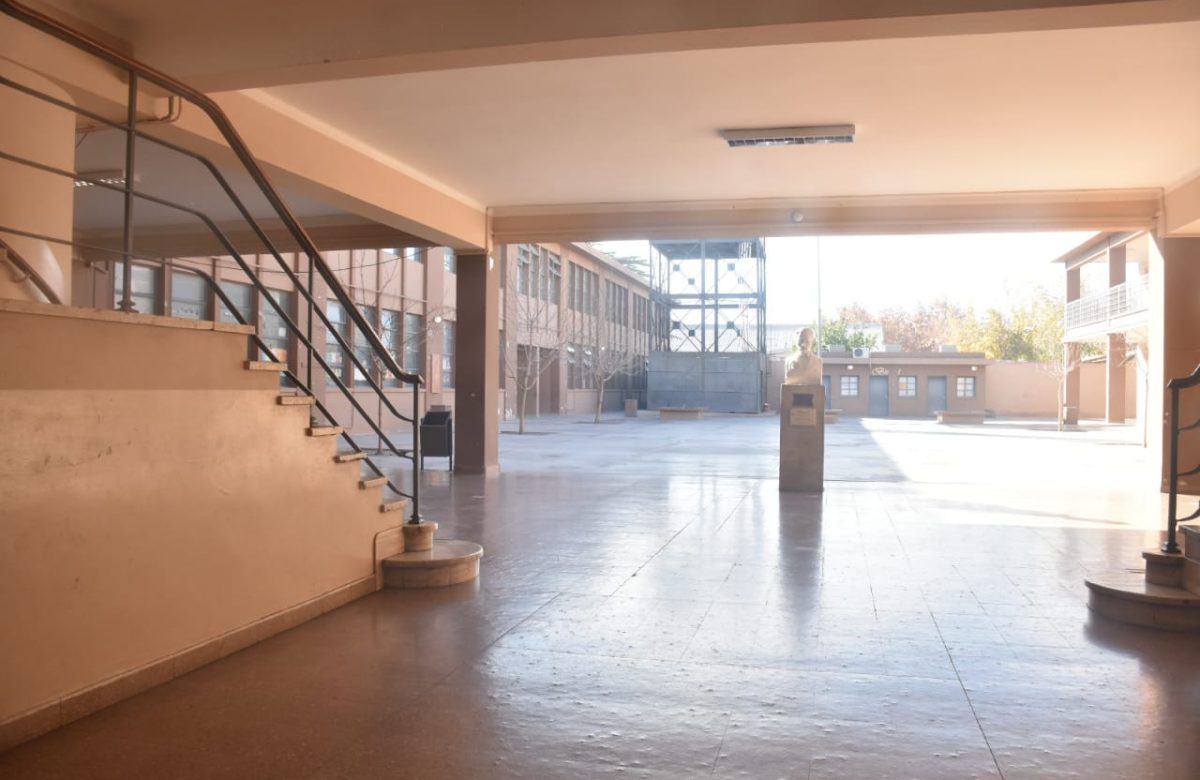 Escuela Antonio Torres, vacía ante el paro docente