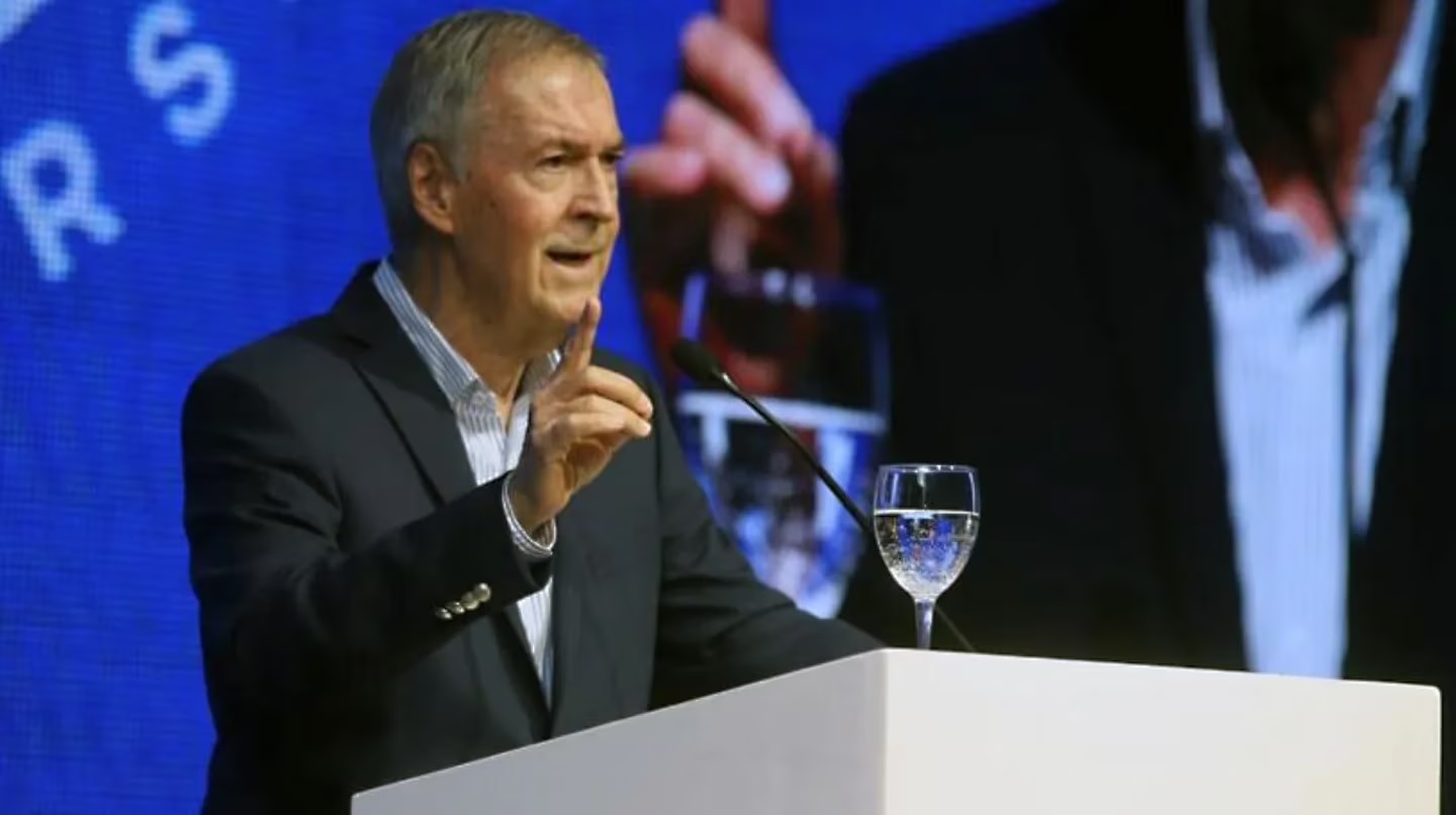 Crece la pelea por el cepo a las provincias