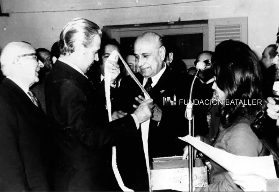 Eloy Camus asume como gobernador