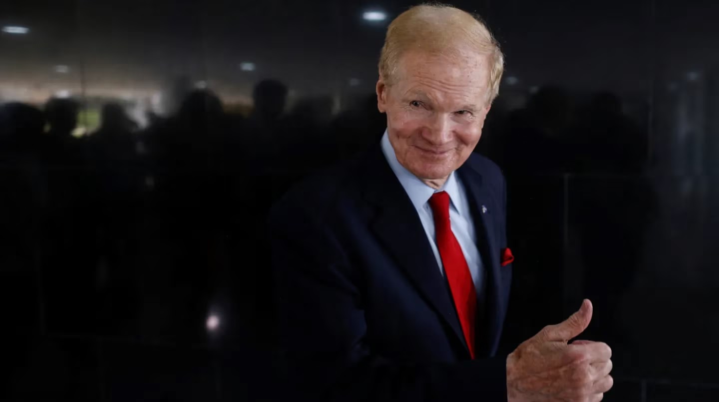 Bill Nelson, director de NASA: “Hay más de un billón de planetas como la Tierra, probablemente con vida”