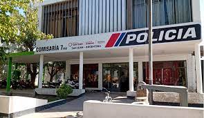 Jóvenes de 18 años perdieron el control                                    del auto y volcaron en Pocito