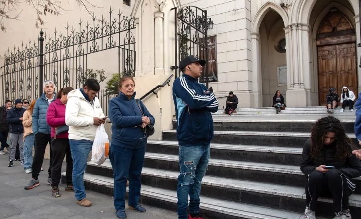 Elecciones CABA: la jueza Servini extendió hasta las 19,30 la votación en escuelas en las que había largas colas