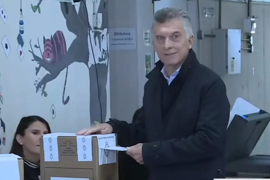 Votó Macri y apuntó contra un operador político