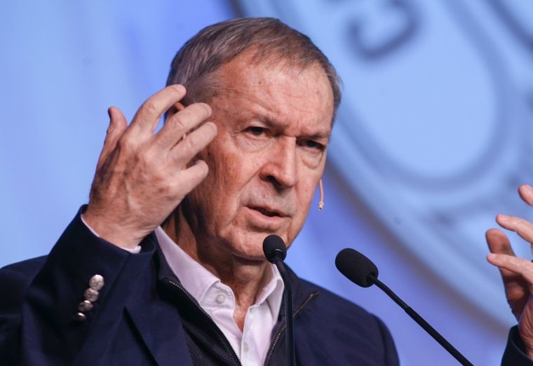 Schiaretti ratificó que sigue en la carrera presidencial