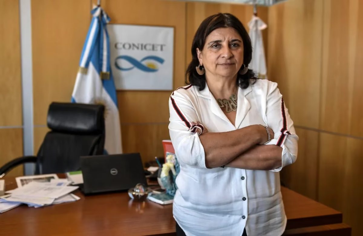 La directora del Conicet le respondió a Javier Milei con una fuerte advertencia