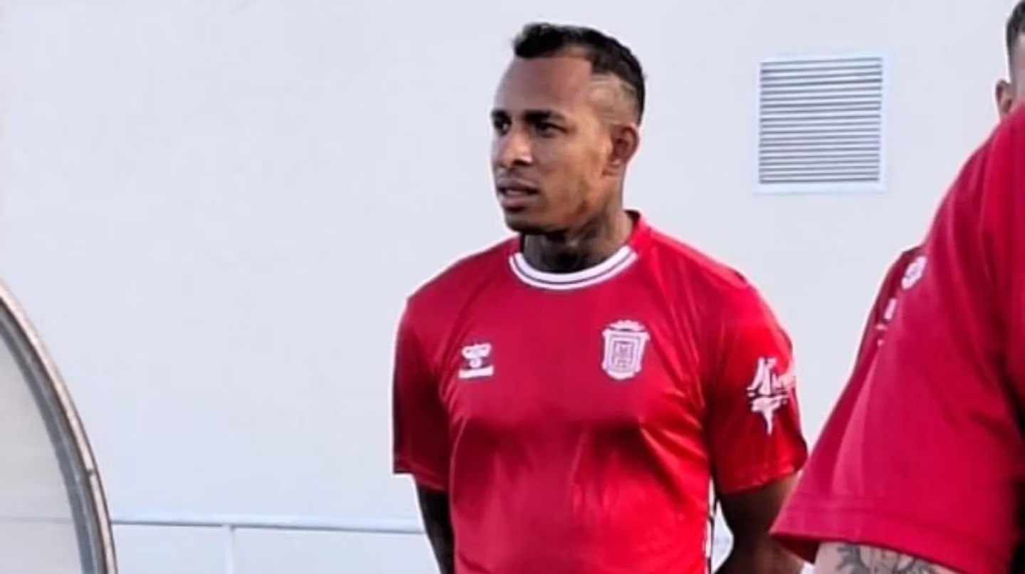 Aparecieron fotos de Sebastián Villa entrenando en un equipo de Europa y aumenta la tensión con Boca