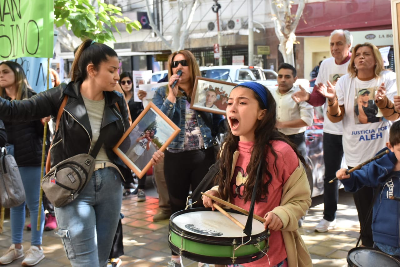 Marcharon para pedir justicia por el operario muerto en 9 de Julio