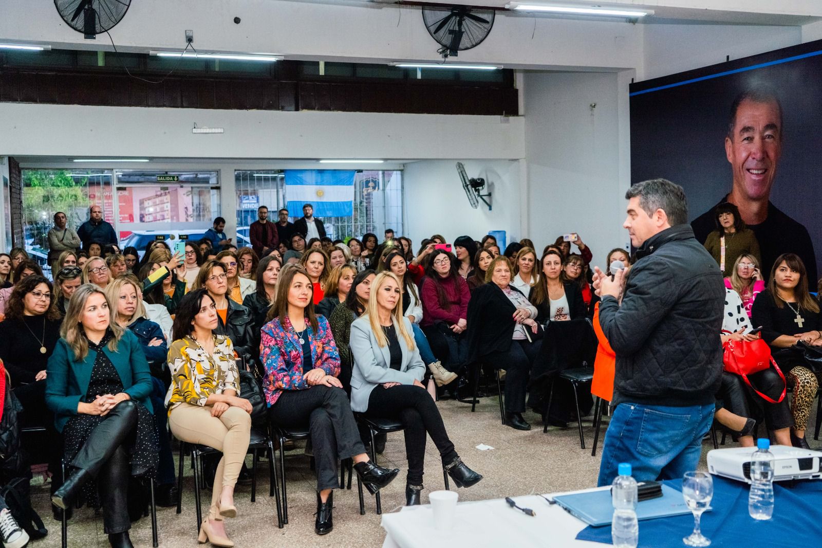 Orrego se comprometió con la igualdad de género