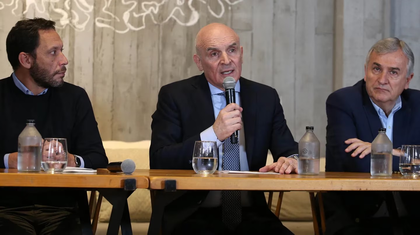 La oposición criticó la decisión de Massa de subir el piso de Ganancias