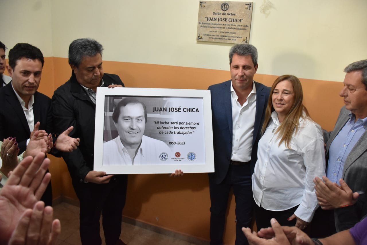 Homenaje a Chica en el acto de la CGT por el Día de la Lealtad