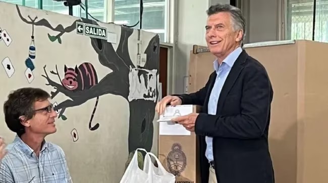 Votó Mauricio Macri: “Vemos que va a haber balotaje”