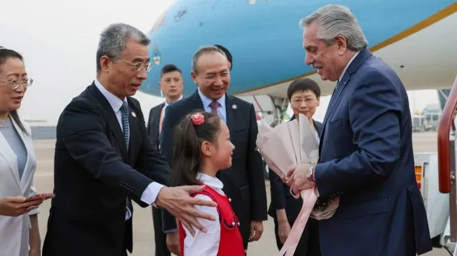 Fernández arribó a China para participar del III Foro de la Franja y la Ruta