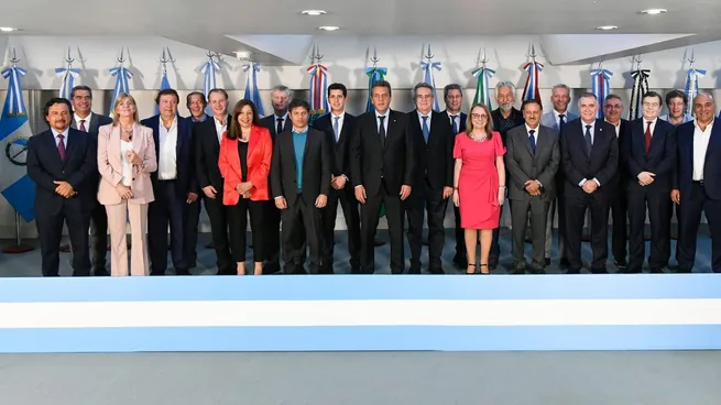 Massa muestra nueva foto de unidad mientras sigue la interna en JxC
