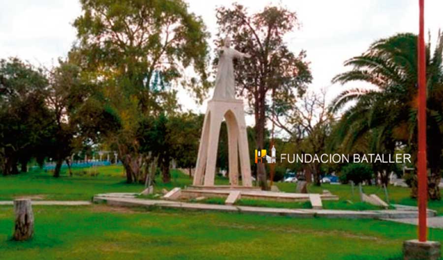 El extraño monumento al padre Fanzolato