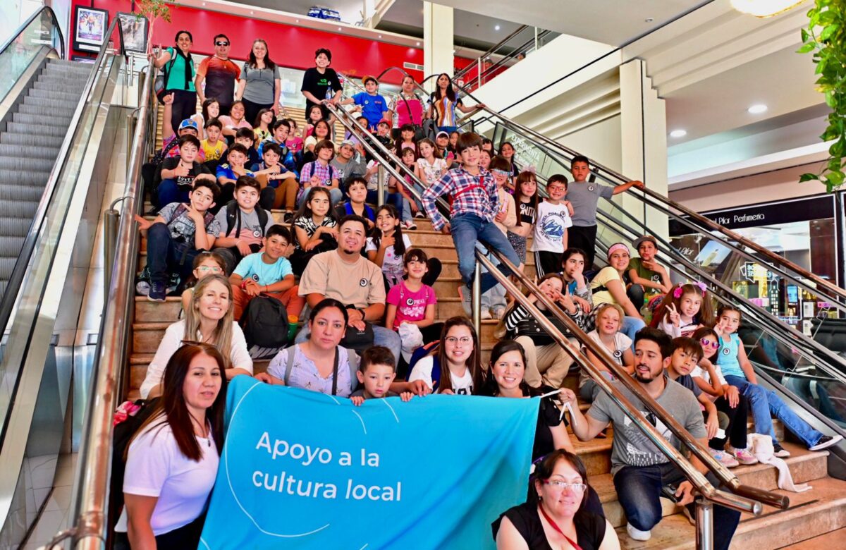 Alumnos de teatro de Calingasta viajaron a San Juan para conocer el Teatro del Bicentenario