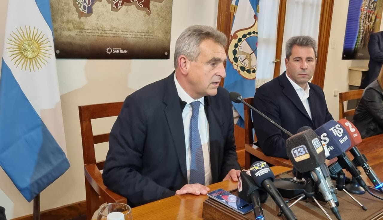 «Milei dejó la motosierra y agarró el lanza llamas»