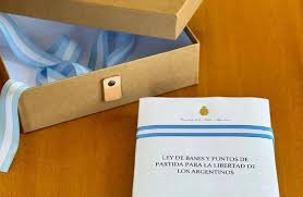 Aciertos y polémicas de la ley ómnibus propuesta por Javier Milei