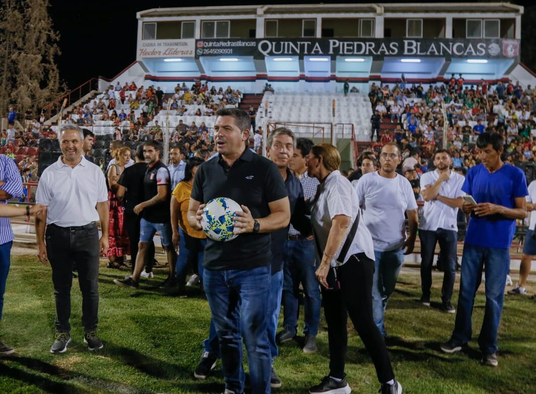 El gobernador Orrego participó de la apertura del Mundialito de Trinidad