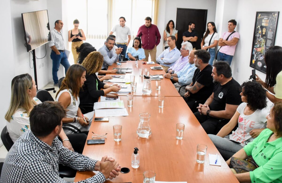 Turismo y el sector privado trabajan para potenciar el verano 2024