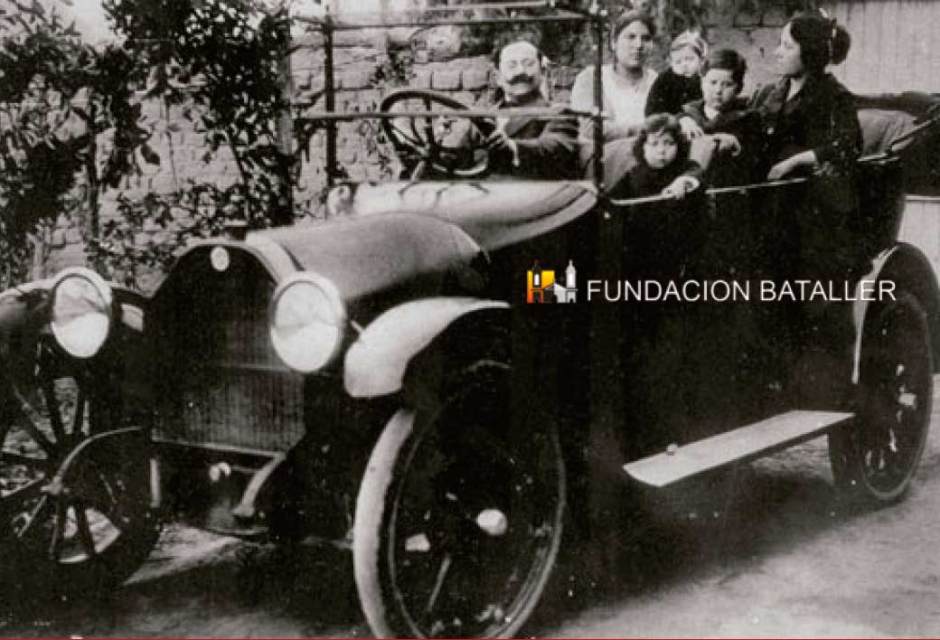 Los Palmero con auto nuevo