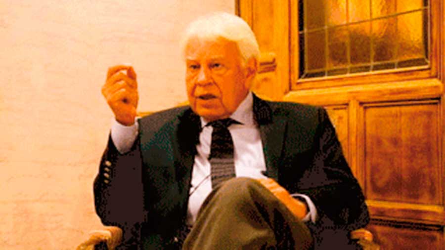 Alguna vez escuchen a Felipe González