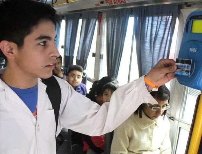 Educación confirmó que justificará las faltas de alumnos afectados por la falla en el sistema SUBE