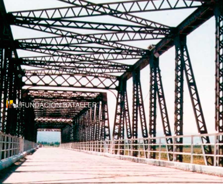 El puente de hierro que unía Caucete con la Capital a través de la ruta 20