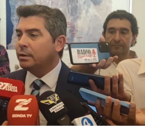 «Ellos también tendrán que mostrar papeles de las actividades que desarrollan”