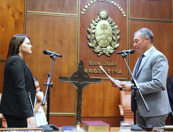 La Defensora del Pueblo se asignó un plus salarial de casi $2 millones