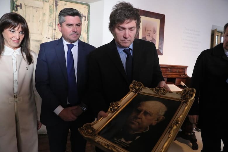 Orrego viajó a Tucumán para participar de la firma del Pacto de Mayo