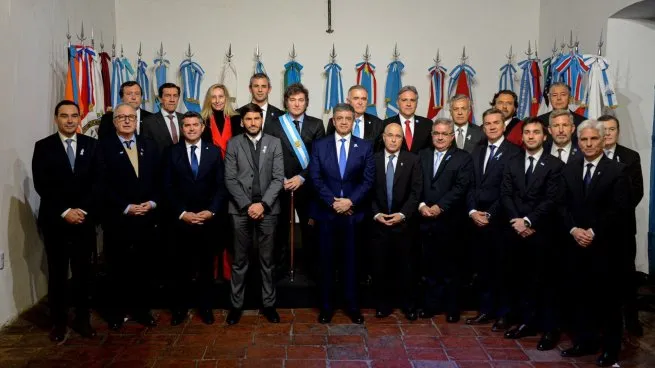 Javier Milei firmó el Pacto de Mayo con 18 gobernadores