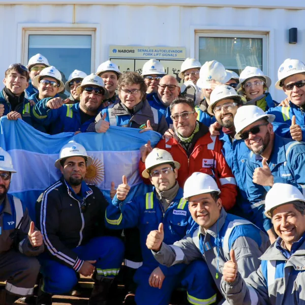 Milei viajó a Neuquén, recorrió Vaca Muerta e YPF y se reunió con empresarios