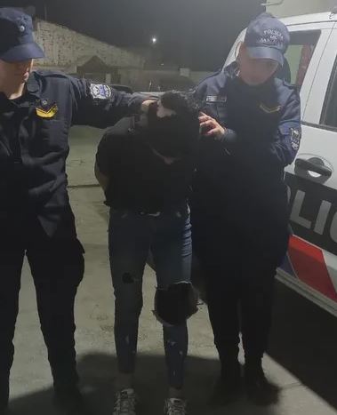 Robó y vendió la bicicleta de una compañera de su hija