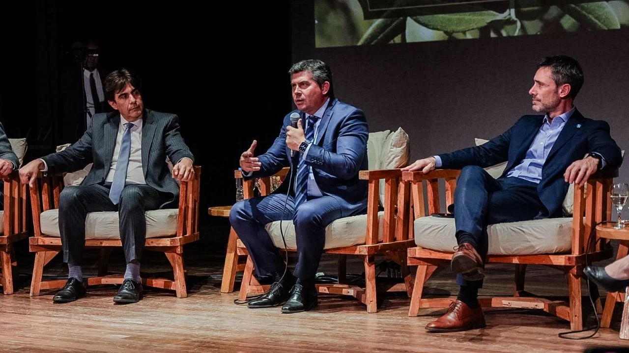 Orrego anunció créditos anticipados y 40.000 millones para emprendedores y pymes