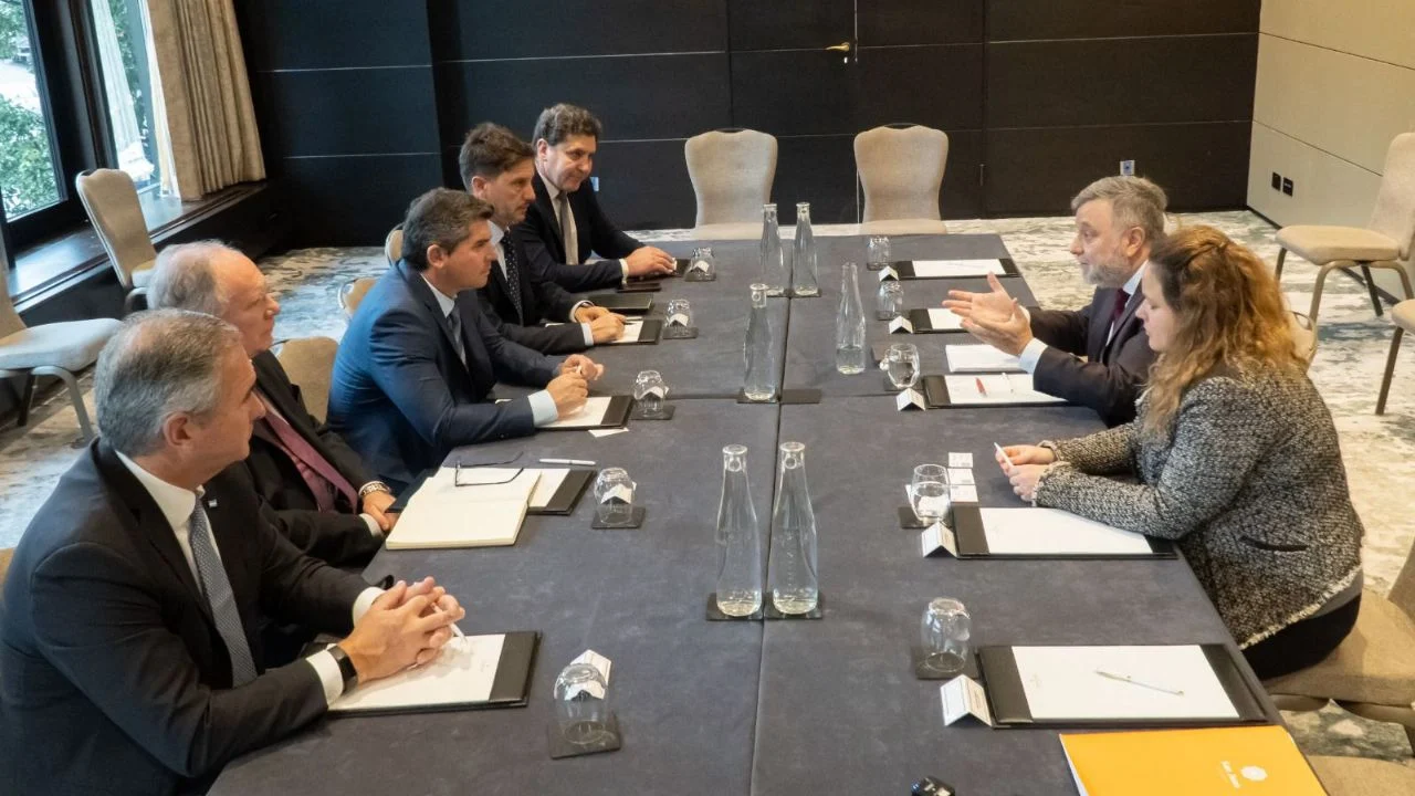 Reunión clave en Londres: Orrego le pidió a los directivos de BHP la participación de proveedores locales