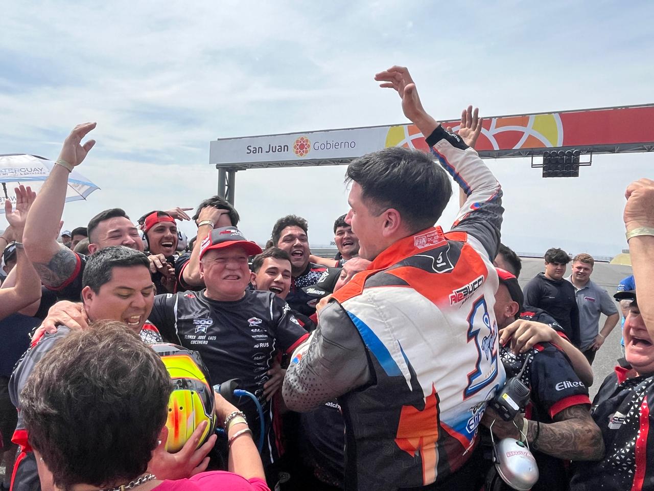 Turismo Nacional: Thiago Martinez bicampeón en la Clase 2 y el “patito” Yanantuoni logró la victoria en la Clase 3