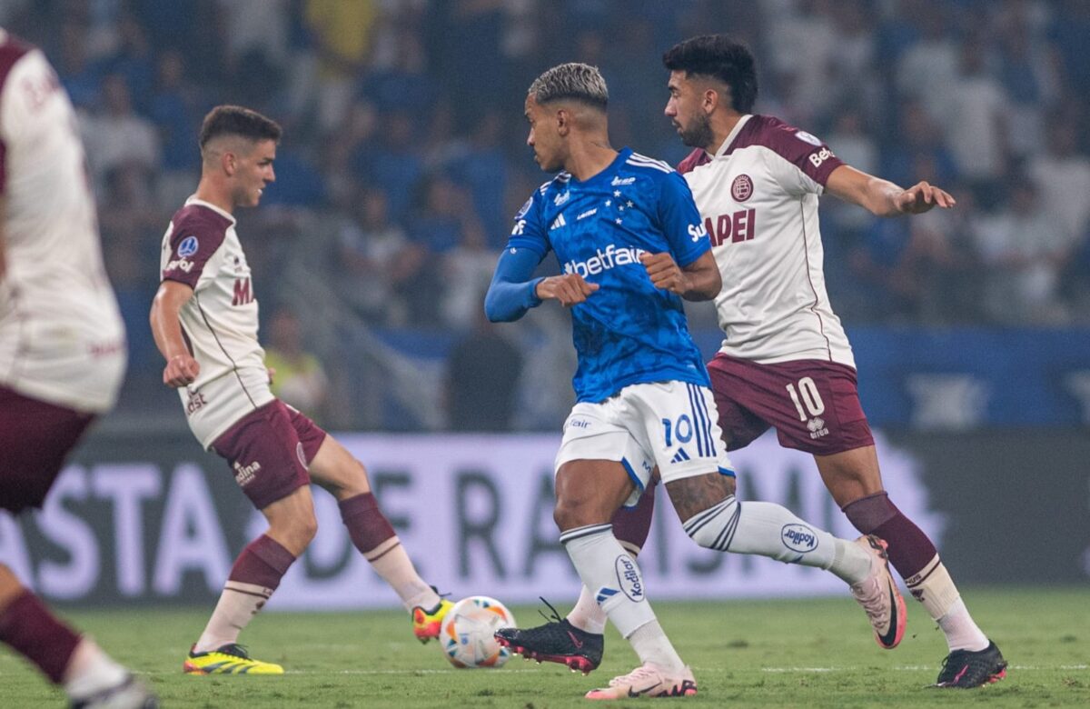 Lanús logró un buen empate en Brasil
