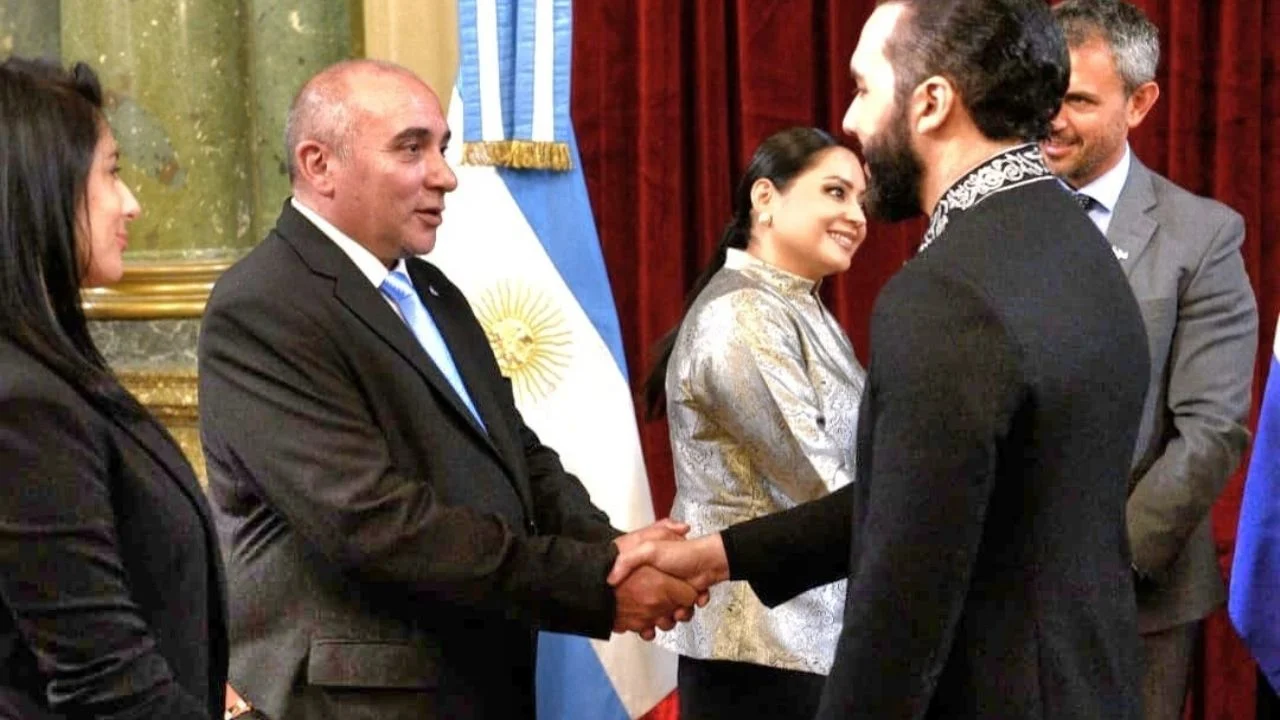 Bukele se reunió con José Peluc y otras autoridades de la Cámara de Diputados