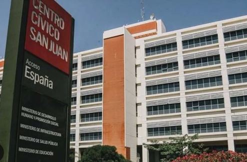  «El gobernador está pensando otorgar un aumento a todos los empleados públicos en enero»