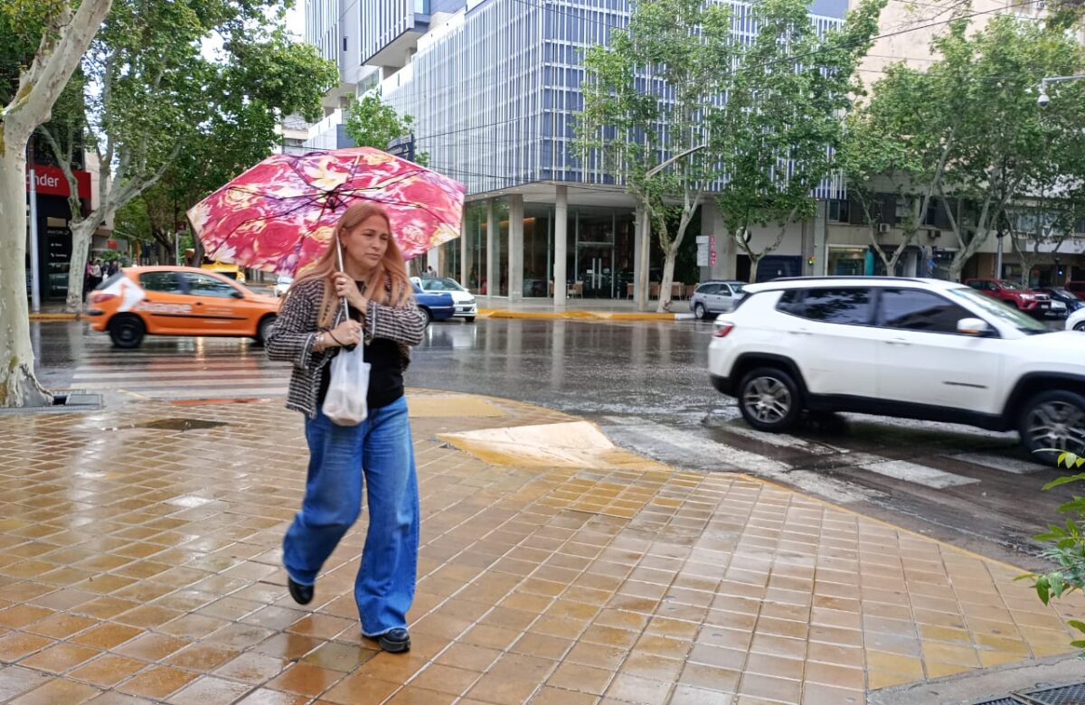 Con lluvias intensas y descenso de temperatura, así será el clima de este miércoles en San Juan