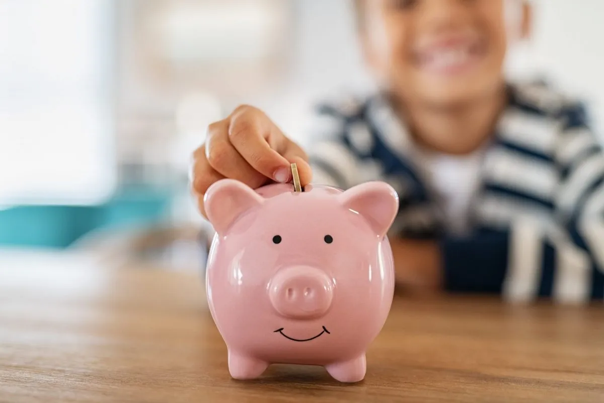 Jóvenes de 13 años podrán invertir en acciones, bonos y más