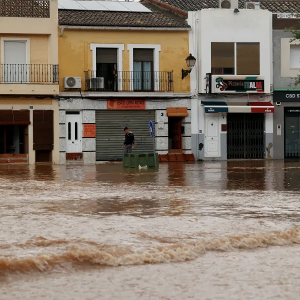 Valencia: al menos 95 muertos por inundaciones y destrozos por la DANA