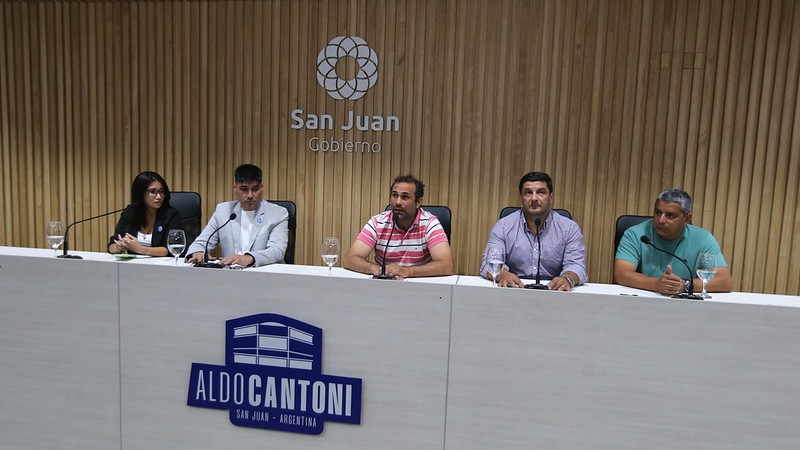 Se presentó el Mundial Master de hockey sobre patines en el Aldo Cantoni